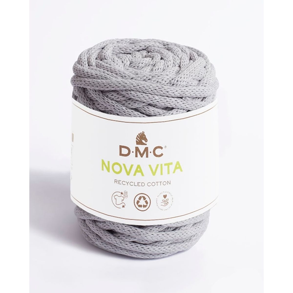 Nova Vita 12 fra DMC (bæredygtigt) i mange farver - 121 lysegrå - 20% Polyester, 80% genbrugsbomuld